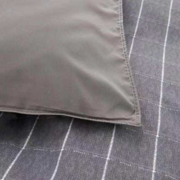 Premium Microfiber Bedding Set of Four - Picture 2 of 5